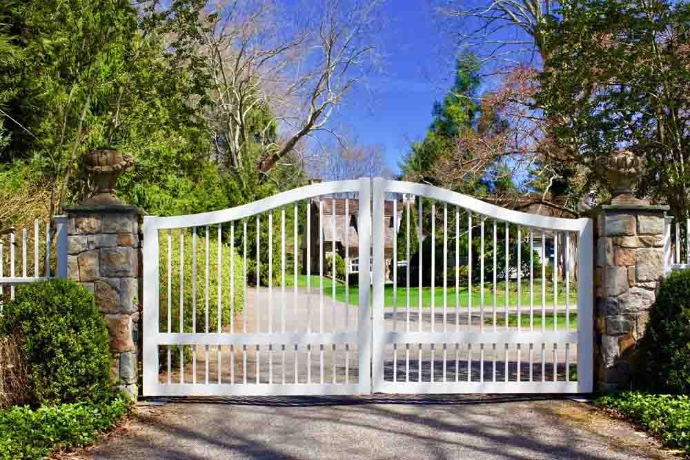 iron gate durability in houston humid climate
