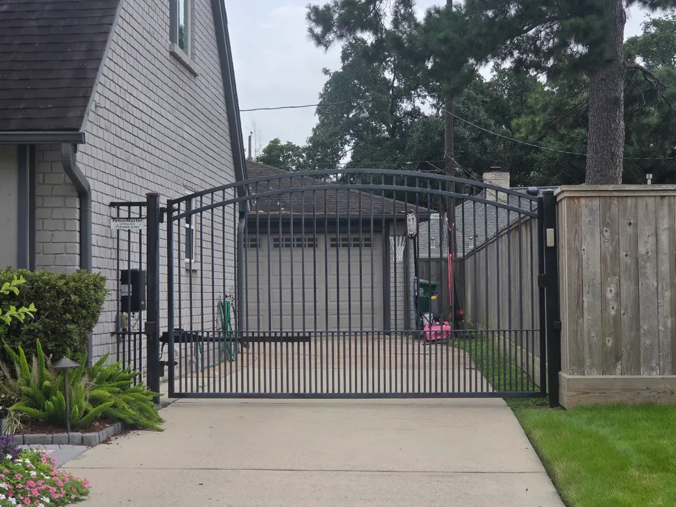 Automatic gate repair for residential and commercial properties in Houston