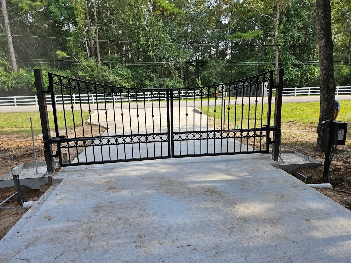 Emergency gate repair after vehicle damage in Houston Texas