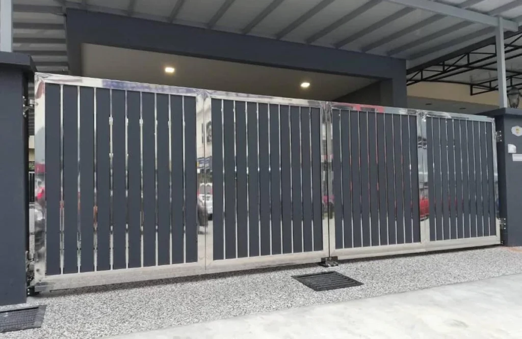 Expert repair services for industrial-grade commercial gates in Houston — built for strength and security.