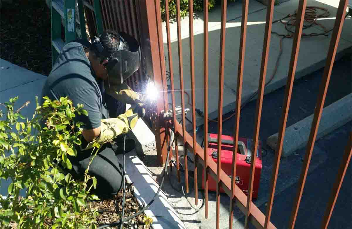 Custom Gate Repair Solutions in Houston