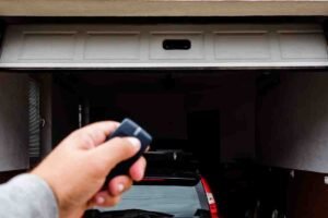 Checking gate opener safety sensor