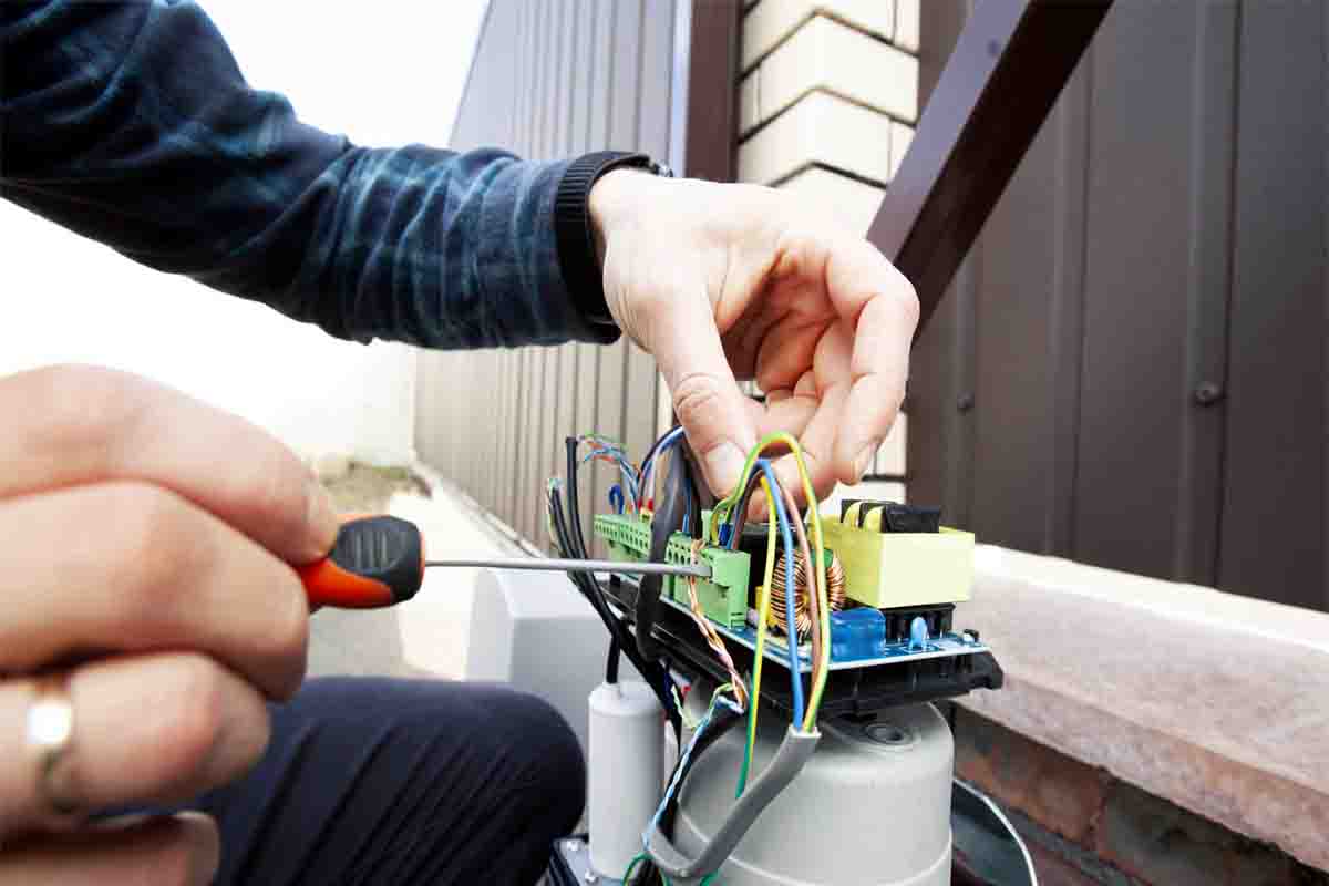 Electric gate repair Houston expert