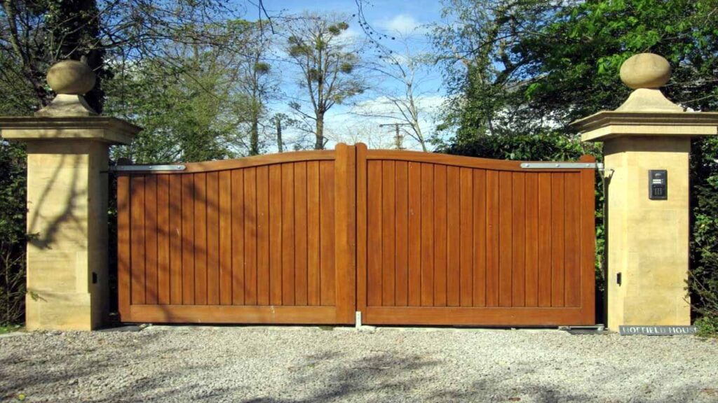 Houston Wooden Gate Repair Experts