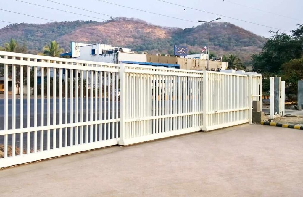 Expert Telescopic sliding gate installation